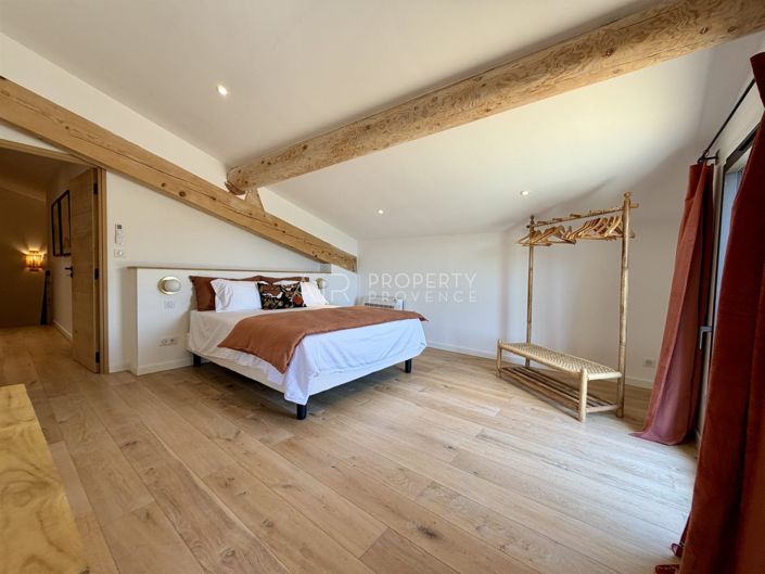 Image No.20-4 Bed House for sale