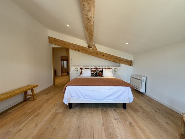 Image No.21-4 Bed House for sale