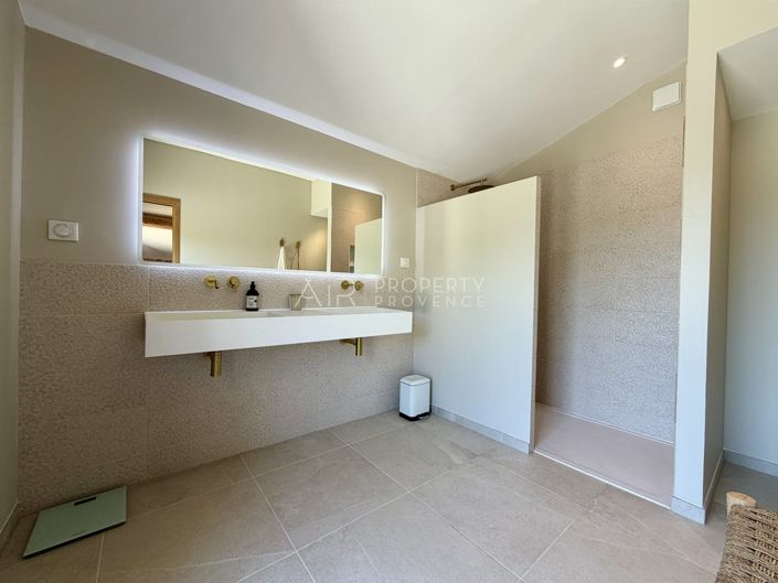 Image No.25-4 Bed House for sale