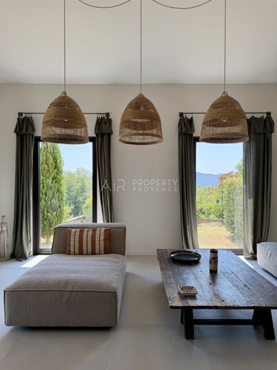Image No.8-4 Bed House for sale