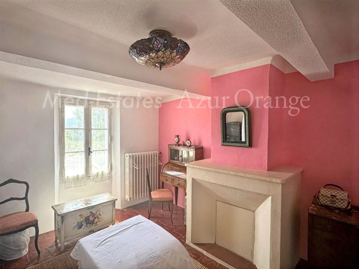 Image No.10-3 Bed House for sale