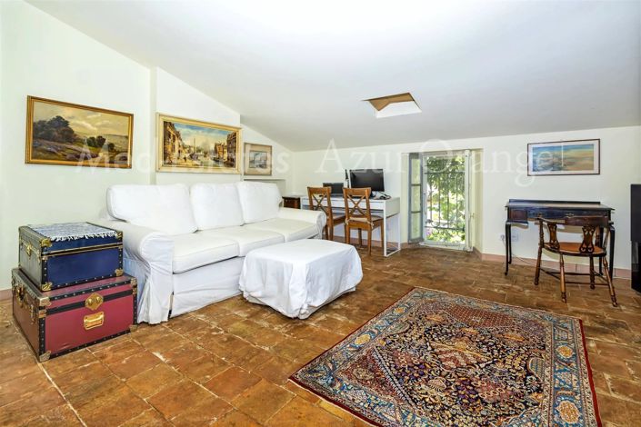 Image No.12-3 Bed House for sale