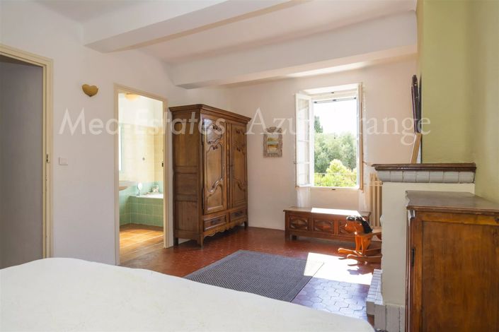 Image No.13-3 Bed House for sale