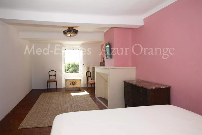Image No.19-3 Bed House for sale