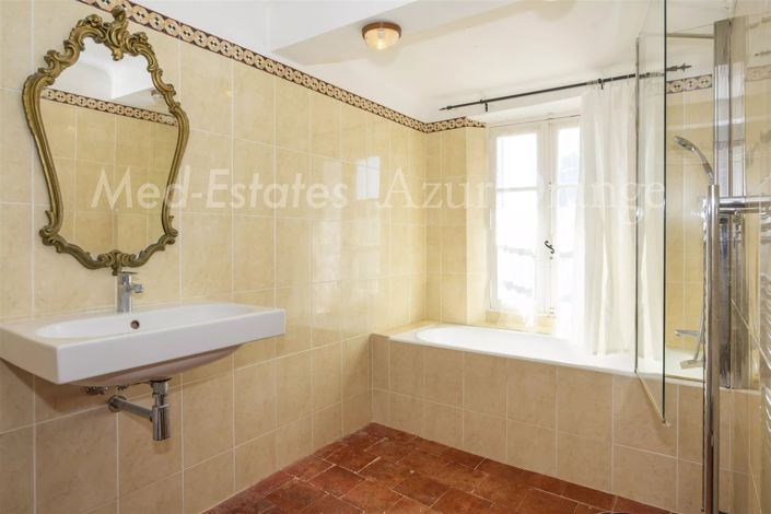 Image No.22-3 Bed House for sale
