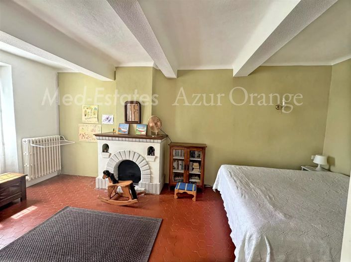 Image No.8-3 Bed House for sale