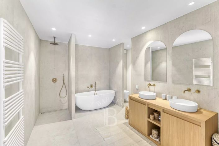 Image No.17-4 Bed House for sale