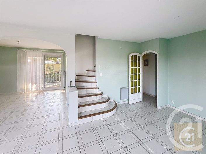 Image No.2-3 Bed House for sale