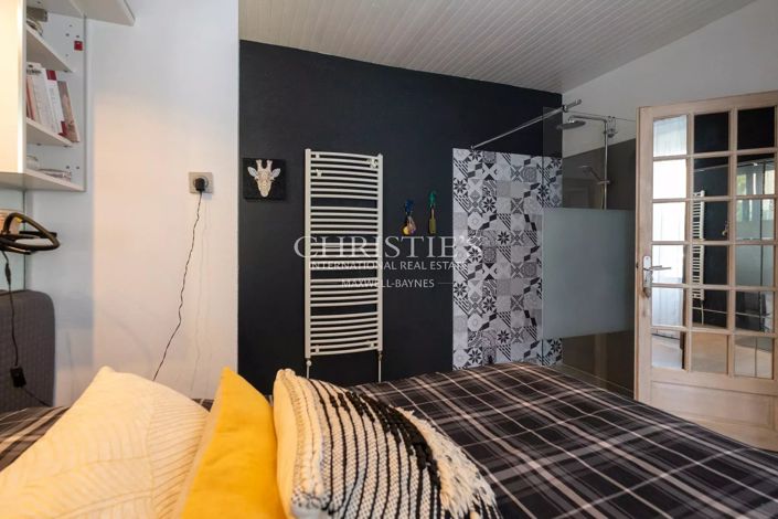 Image No.12-5 Bed House for sale