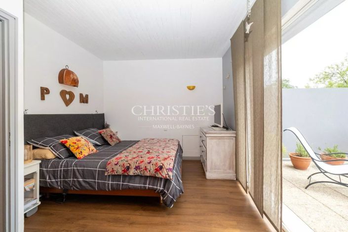 Image No.18-5 Bed House for sale