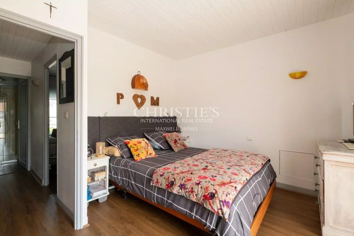 Image No.19-5 Bed House for sale