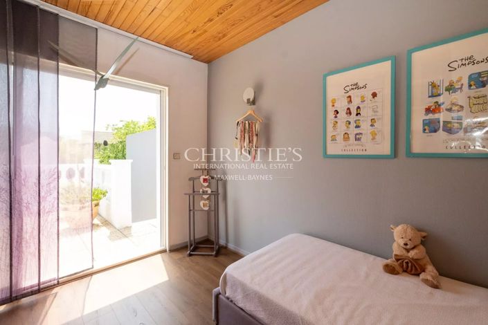 Image No.20-5 Bed House for sale