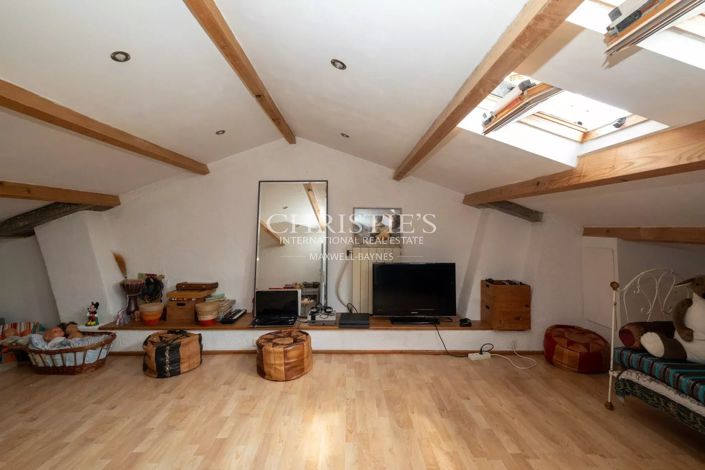 Image No.23-5 Bed House for sale