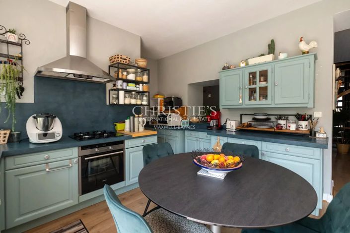 Image No.5-5 Bed House for sale