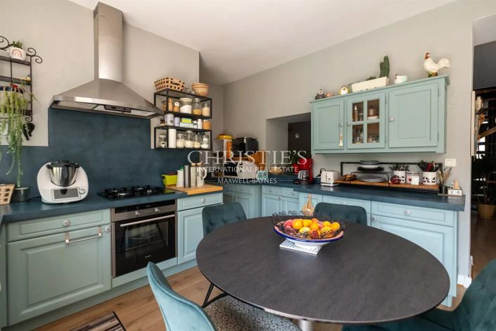 Image No.7-5 Bed House for sale
