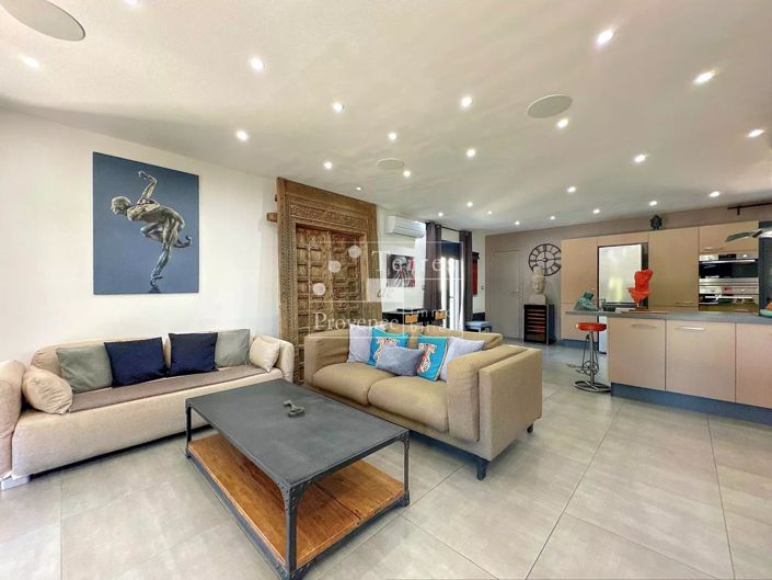 Image No.28-9 Bed House for sale