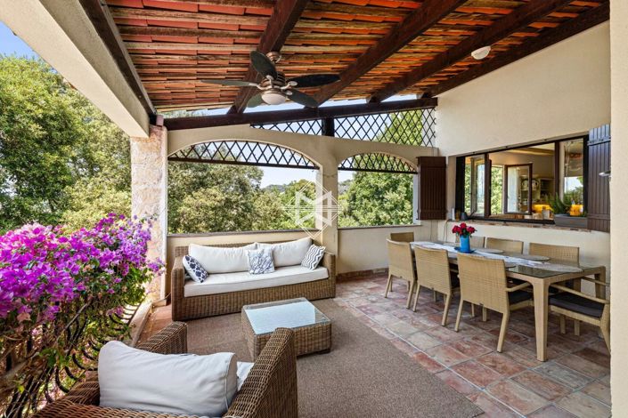 Image No.9-5 Bed House for sale