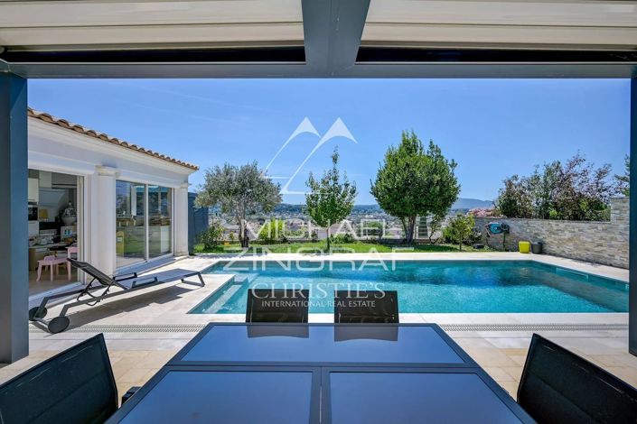 Image No.16-6 Bed House for sale