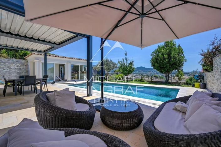 Image No.17-6 Bed House for sale