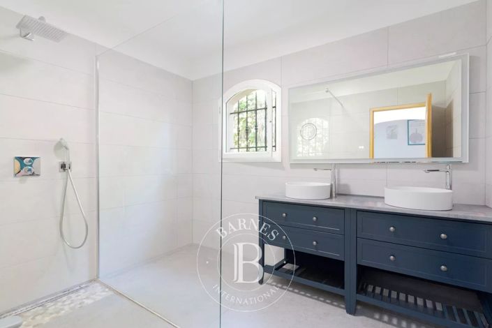 Image No.13-6 Bed House for sale