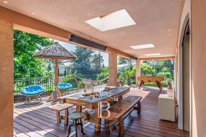 Image No.17-6 Bed House for sale