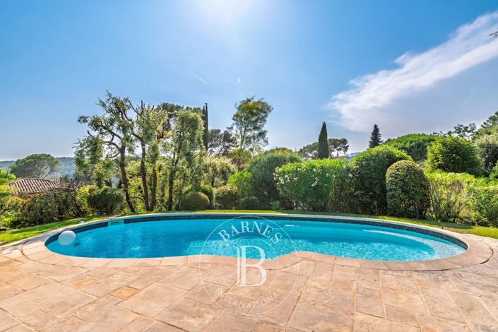 Image No.3-6 Bed House for sale