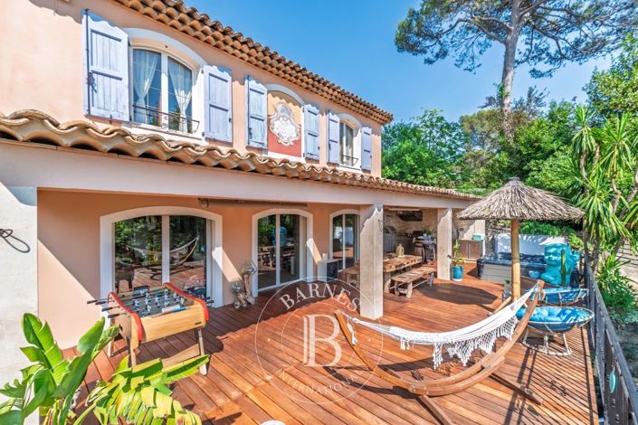 Image No.4-6 Bed House for sale