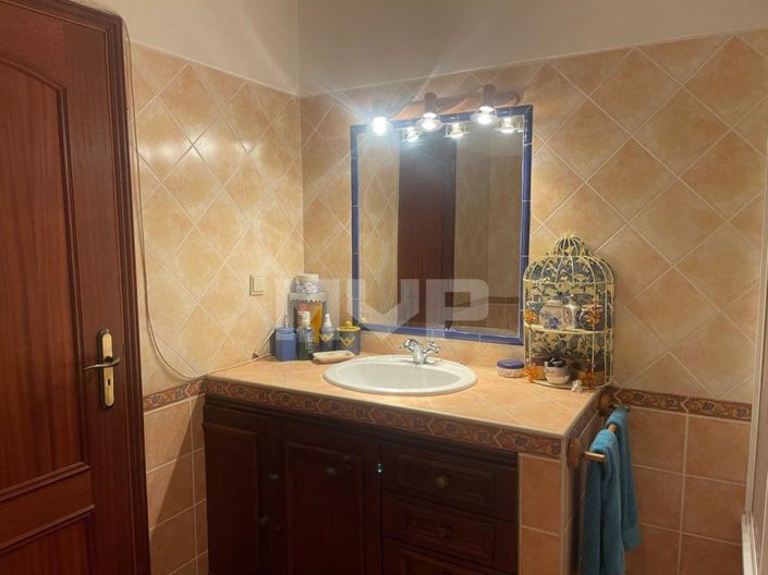 Image No.30-3 Bed House for sale