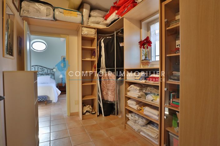 Image No.17-3 Bed House for sale