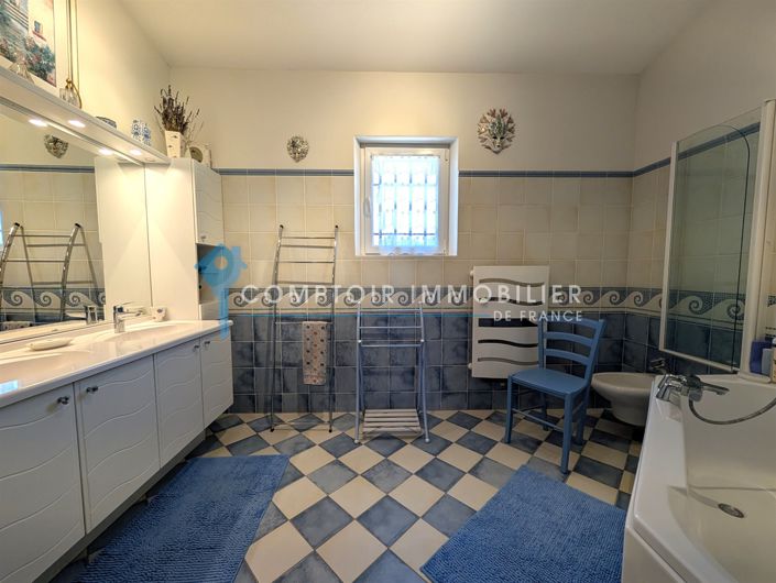Image No.18-3 Bed House for sale