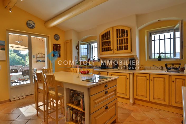 Image No.8-3 Bed House for sale