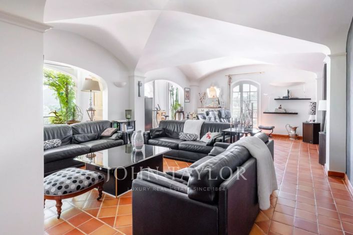 Image No.5-4 Bed House for sale