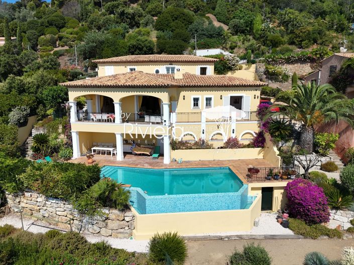 Image No.6-4 Bed House for sale