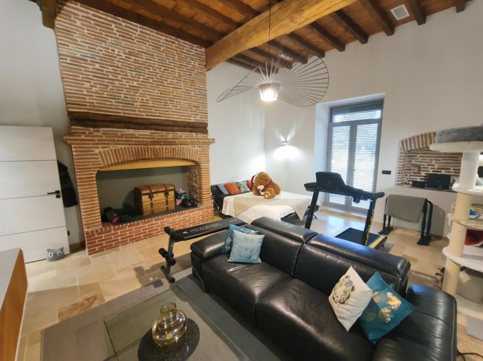 Image No.15-6 Bed House for sale