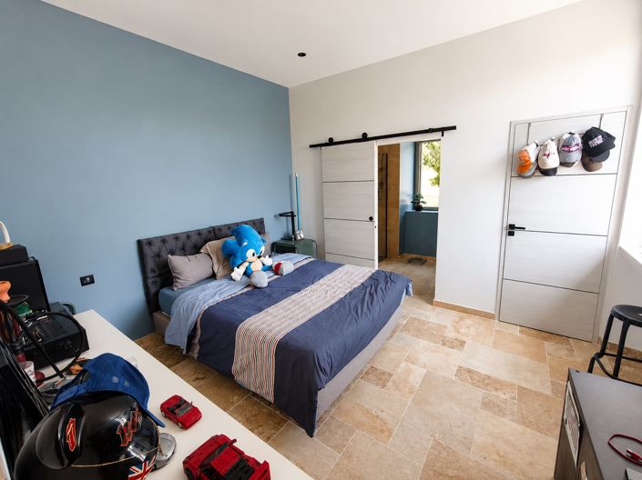 Image No.16-6 Bed House for sale