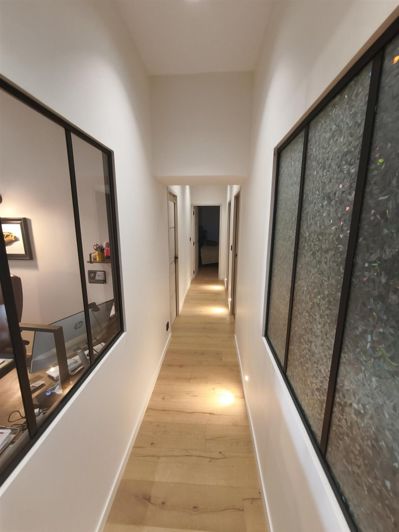 Image No.20-6 Bed House for sale