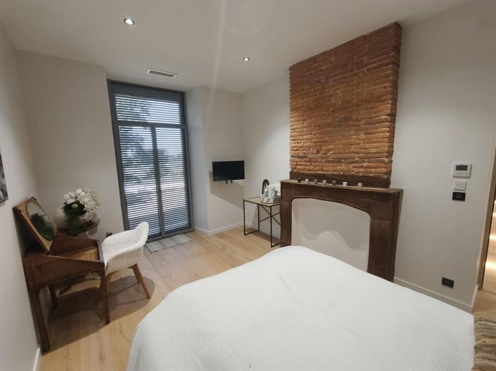 Image No.21-6 Bed House for sale