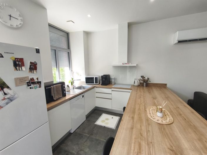 Image No.25-6 Bed House for sale