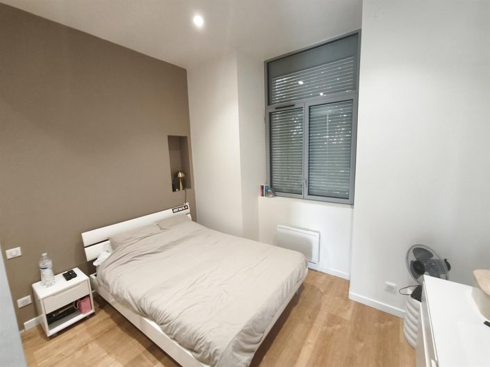 Image No.26-6 Bed House for sale