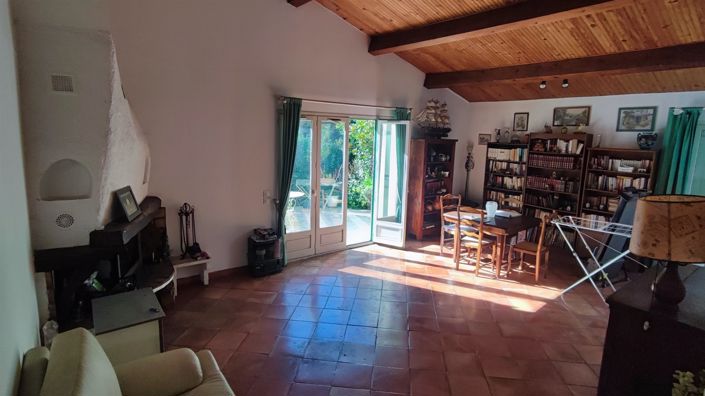 Image No.11-3 Bed House for sale