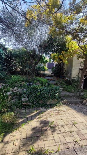 Image No.17-3 Bed House for sale