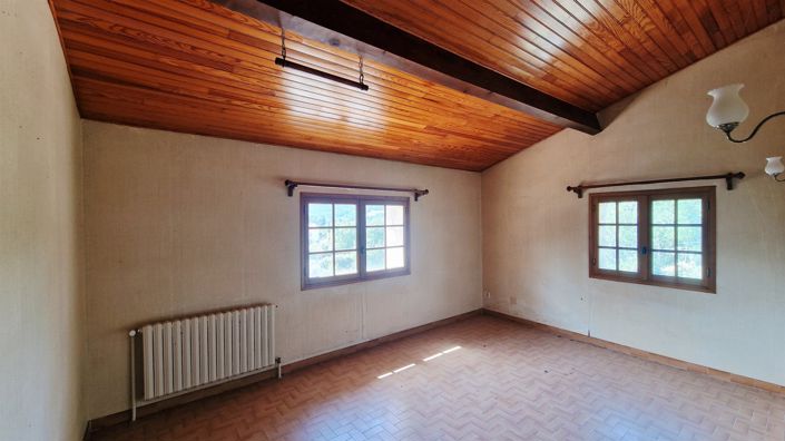 Image No.11-5 Bed House for sale