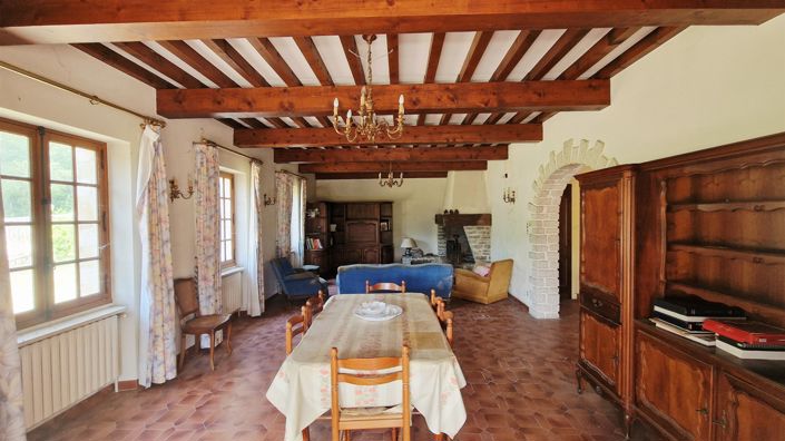 Image No.8-5 Bed House for sale