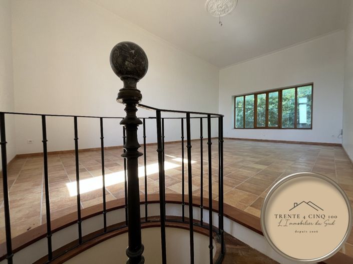 Image No.10-8 Bed House for sale