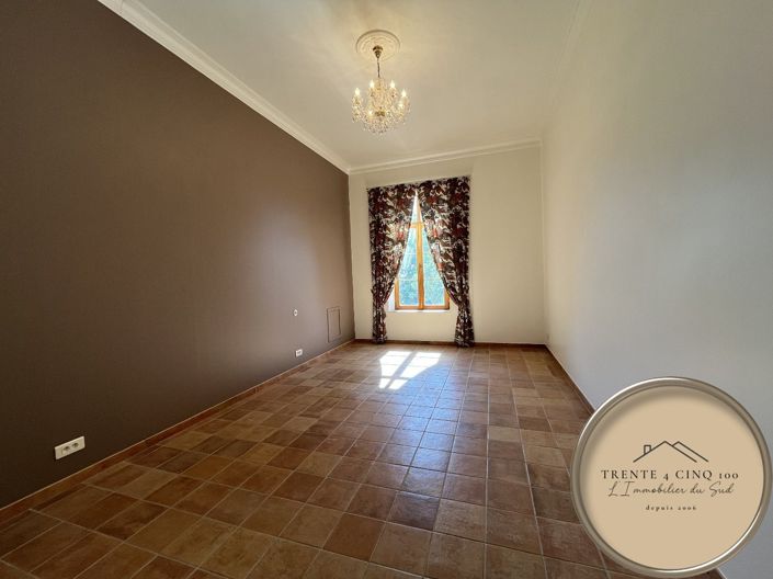Image No.13-8 Bed House for sale
