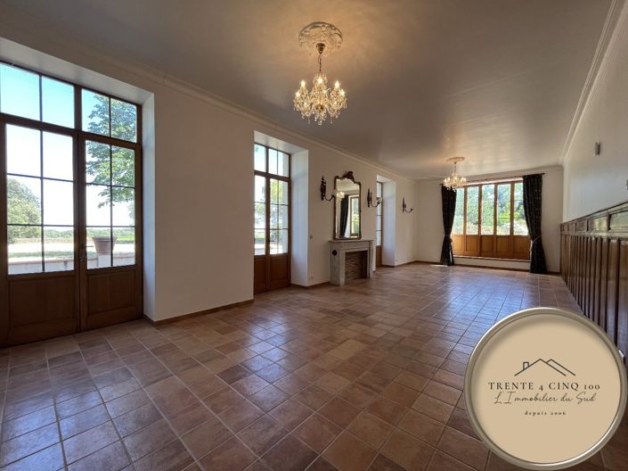 Image No.5-8 Bed House for sale