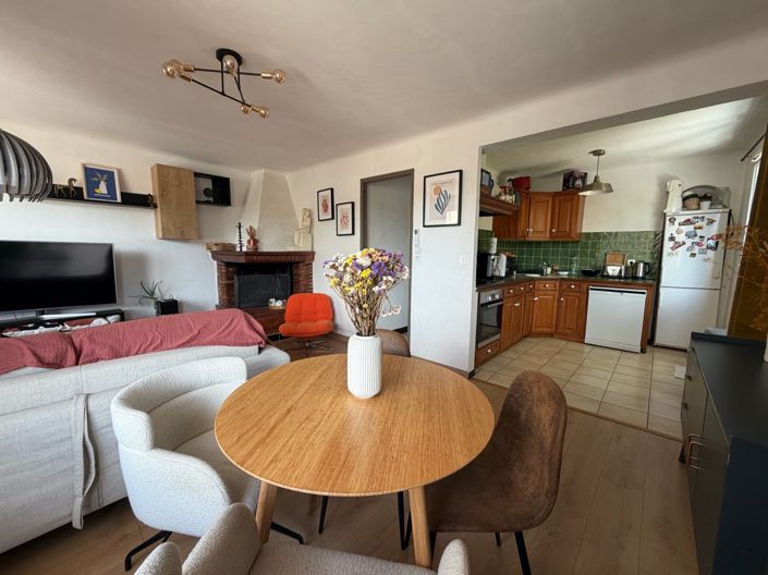 Image No.4-2 Bed House for sale