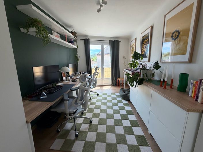 Image No.8-2 Bed House for sale