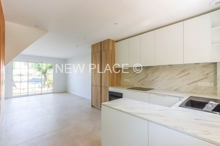 Image No.4-2 Bed House for sale