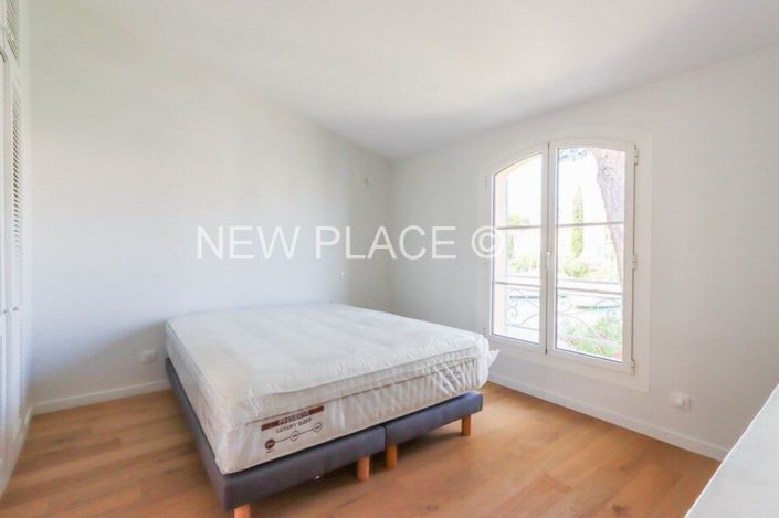Image No.5-2 Bed House for sale